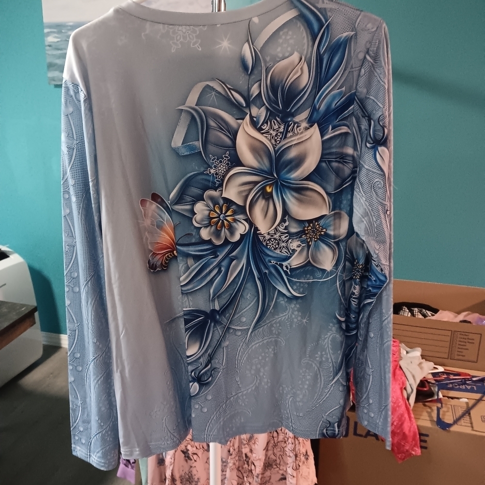 Floral Long Sleeve Top with Butterfly Design - Picture 4 of 4